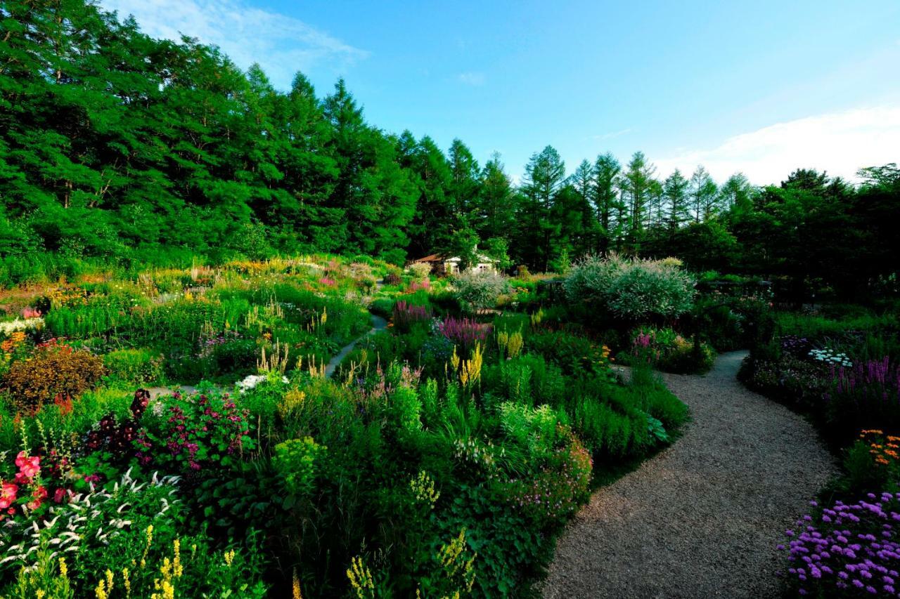 Shin Furano Prince Hotel Exterior foto The New Perennial Garden